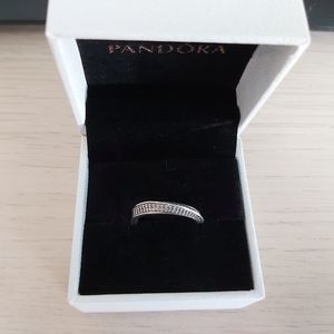 Pandora curved ring